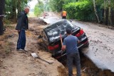 Ulewny deszcz powodem katastrofy w Dominicach. Zobacz jak dzisiaj wygląda ulica blisko Leszna