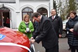 Dom Pomocy Społecznej w Psarskim oficjalnie zaprezentował nowy samochód. Jego zakup sfinansowało m.in. starostwo