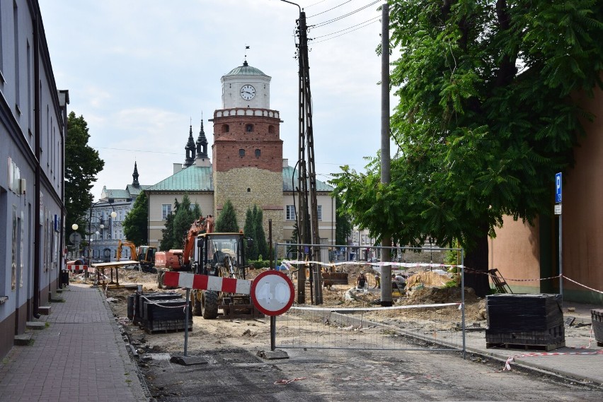 Przebudowa Krakowskiego Przedmieścia w Wieluniu droższa o prawie pół miliona złotych ZDJĘCIA