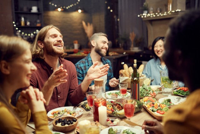 Alkohol jest często nieodłącznym elementem wielu świątecznych spotkań i uroczystości.