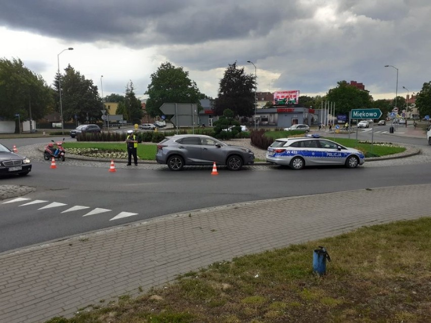 Kraksa pod szpitalem. Kierowca skutera trafił do szpitala