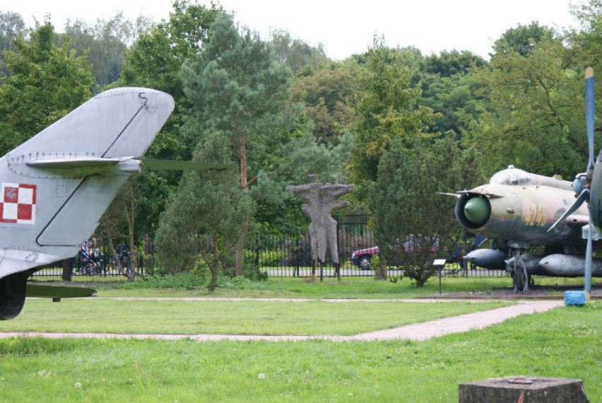 Cytadela - największy park Poznania - ma powierzchnię 100 ha...