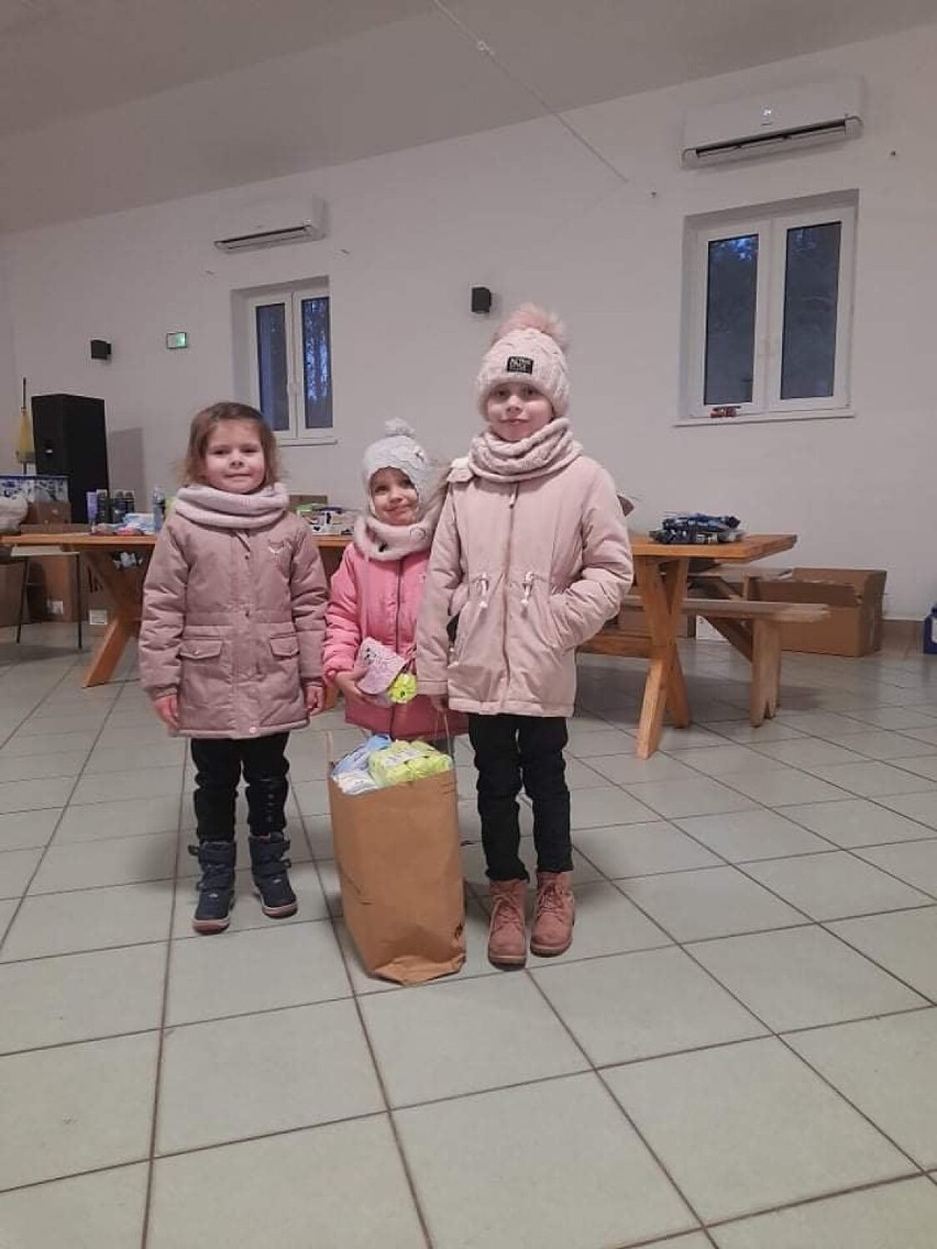 Zbiórkę darów dla Ukrainy zorganizowali druhowie z OSP Sieradz-Męka ZDJĘCIA