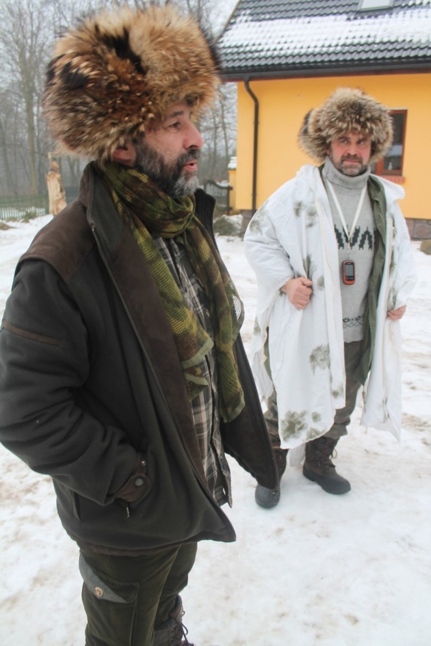 Krzysztof i Marek Patalas przed wyprawą na wilki