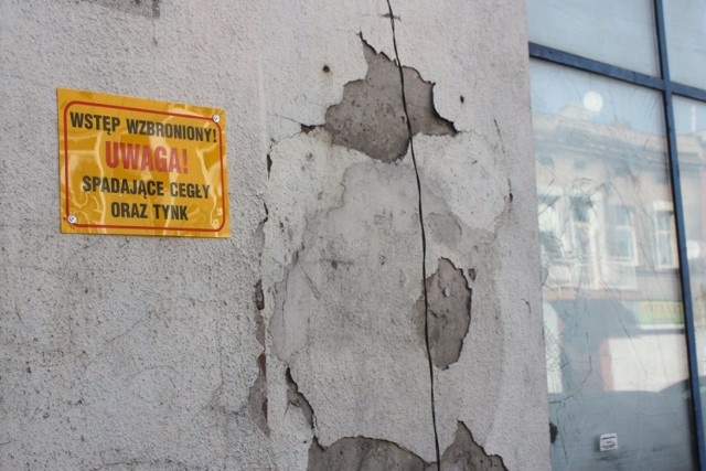 Budynek byłej synagogi w Zawierciu rozpada się.