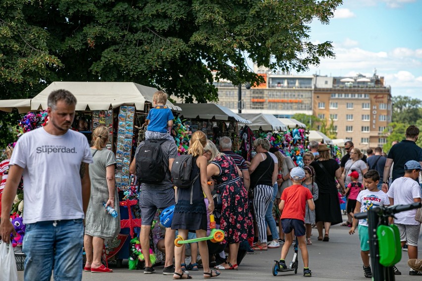 Kraków. Bulwary wiślane pełne krakowian i turystów [ZDJĘCIA]