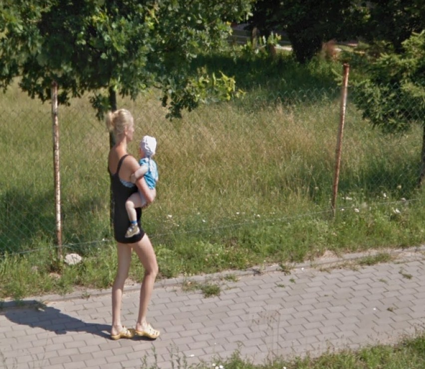 Złoczew na Google Street View. Rozpoznajesz mieszkańców...