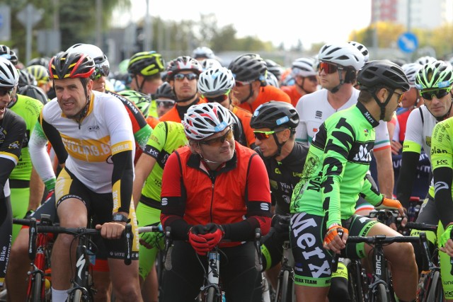 Tysiące miłośników jednośladów pojawiły się w niedzielę na ulicach Poznania na kolejnej edycji Skoda Bike Challenge. Rowerzyści rywalizowali na kilku dystansach.

Zobaczcie, jak ich zmagania wyglądały w naszym obiektywie.

Kolejne zdjęcie --->