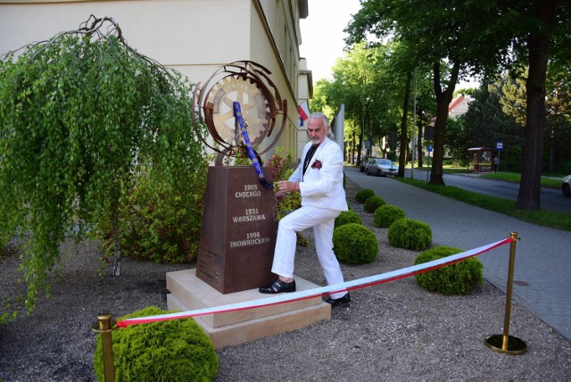 Przy budynku Solanki Medical SPA (ulica Wilkońskiego 23) w Inowrocławiu odsłonięto instalację artystyczną autorstwa Leonarda Franciszka Berendta, upamiętniającą 90 lat działalności Rotary w Polsce oraz 25 lat działalności w Inowrocławiu