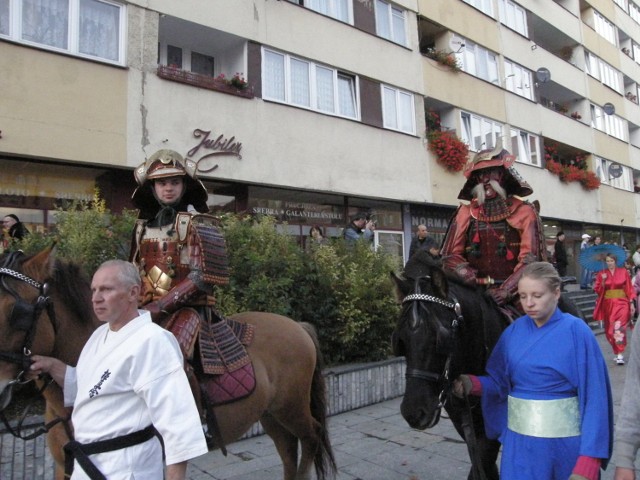 Korowód uczestników w centrum miasta. Fot. Mariusz Witkowski