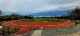 Stadion w Rymanowie zmienił się w nowoczesny kompleks sportowy. Gmina chce zachęcić młodych do uprawiania lekkoatletyki [ZDJĘCIA]