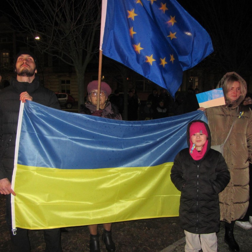 Kościan. Solidarni z Ukrainą. Mieszkańcy manifestowali