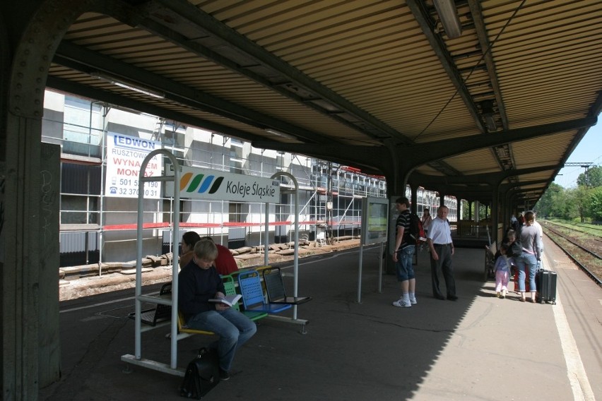 Remont dworca PKP w Zabrzu: Elewacja od strony torów ma być gotowa do końca maja