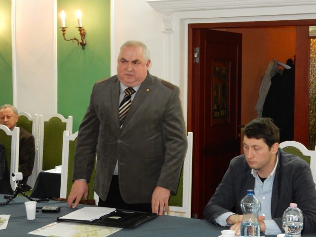 Jan Ratajczak podczas sesji złożył radnym wyjaśnienia a ci uznali, że nie wygaszą mu mandatu