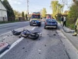 Zderzenie motocykla z samochodem na Malikowie w Kielcach. Ranny mężczyzna, są utrudnienia