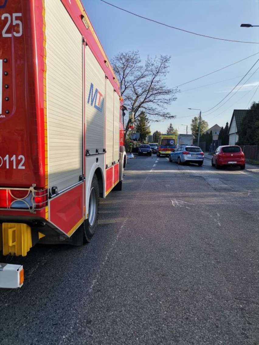 Zderzenie motocykla z samochodem na Malikowie w Kielcach. Ranny mężczyzna, są utrudnienia