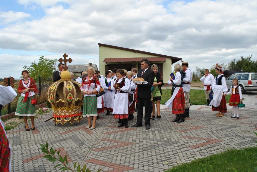 Dożynki w Trębaczewie wspólnie zorganizowały parafia i...