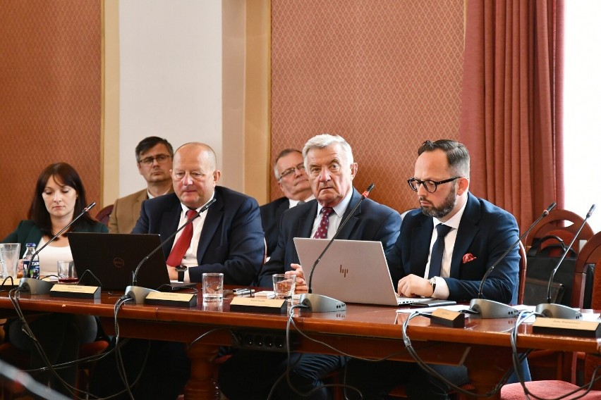 Sesja absolutoryjna rady powiatu w Bochni, 25.05.2023