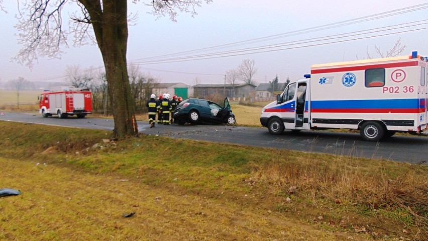 Wypadek w Grobi (14.02.2016) - zginął 26-letni kierowca