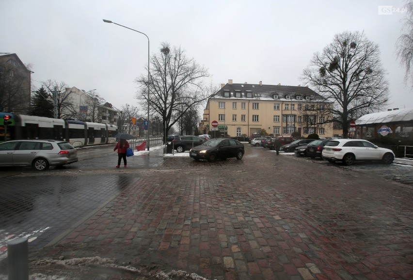 Kłopotliwy wyjazd z rynku na Pogodnie w Szczecinie. Radny proponuje rozwiązania, a miasto?