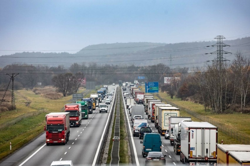 Poszerzanie autostrady A4 w rejonie Krakowa. "Dość dzielenia ludzi i kłamstw" - kolejny list do redakcji