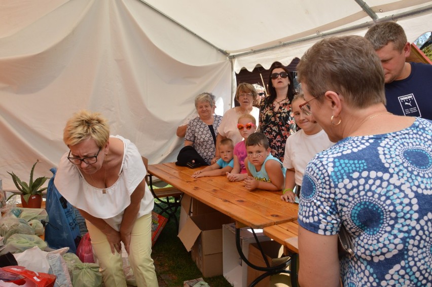 Podczas Koczalskiej Parafiady zbierali pieniądze na wymianę gontu w kościele w Starznie (FOTO+VIDEO)