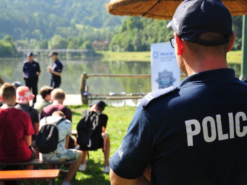 Przestrogi policji, strażaków i sanepidu dla kolonistów w Krempnej