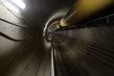 Budowa metra na Woli. Zajrzeliśmy do tunelu. Tarcza "Maria" zaczęła wiercić w kierunku centrum! [ZDJĘCIA]
