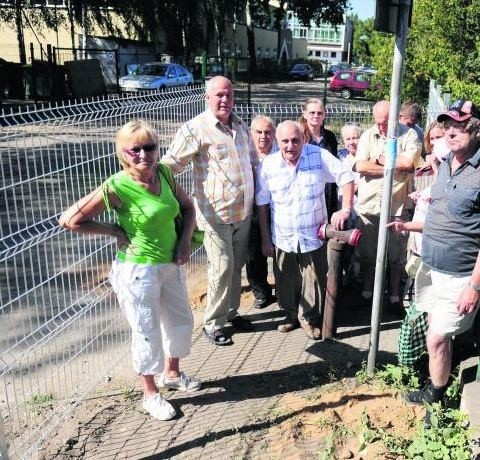 Mieszkańcy uważają, że stali się kartą przetargową w wyniku zaniedbania urzędniczego