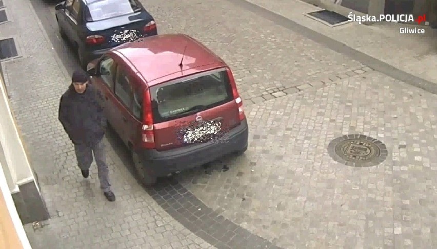 Złodziej w Gliwicach. Wyrwał kobiecie reklamówkę na ulicy i uciekł. Rozpoznajesz go? [ZDJĘCIA z monitoringu]