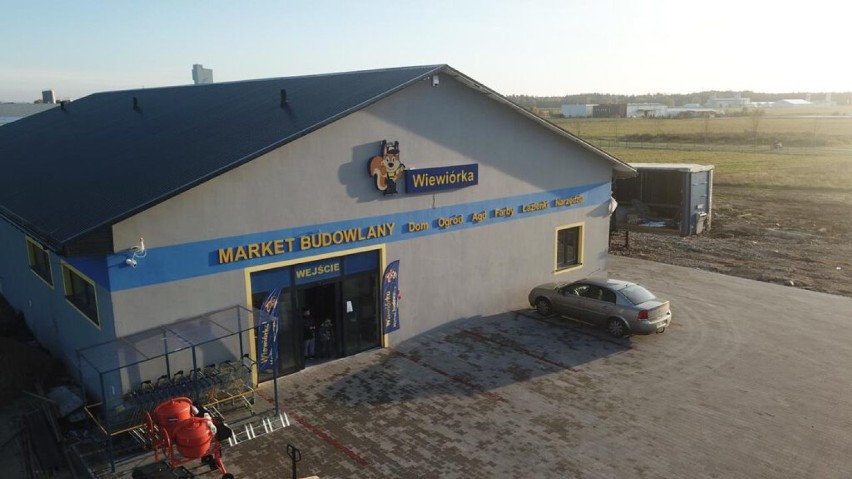 Market budowlany w Lubieniu Kujawskim znajduje się w...