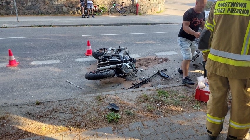 Pijany motocyklista w Miastku uderzył w BMW. Kierowca jednośladu trafił do szpitala