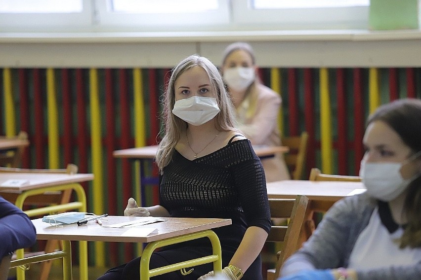 Najwyższa stawka maturalna to ok. 35 zł za arkusz z języka...