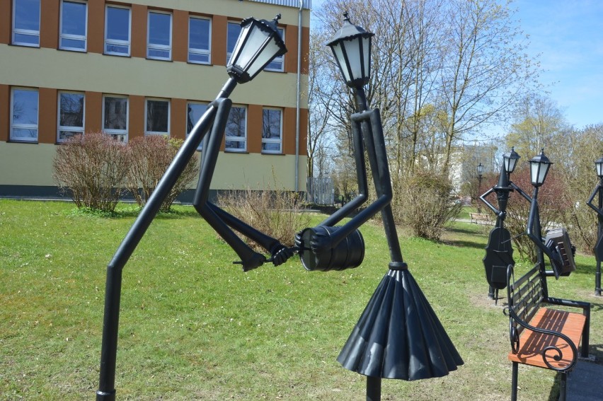 Przy Szkole Muzycznej w Kartuzach stanęły „grające” latarnie