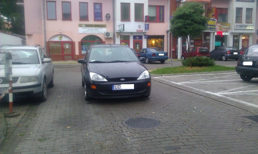 Tu przykład "parkowania" za Urzędem Miasta Chełm.