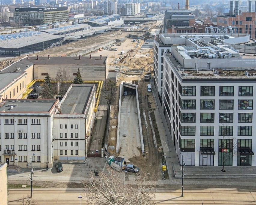 Tunel nabrał kształtu. Na placu budowy podziemnej drogi w Nowym Centrum Łodzi 