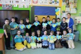 Czermin solidarny z Ukrainą. Szkoła w niebiesko-żółtych barwach! Uczniowie solidarni z Ukrainą