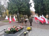 Kwidzyn. Narodowe Święto Niepodległości 2020. Mimo odwołania uroczystości oficjalnych delegacje złożyły kwiaty