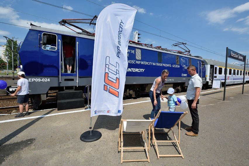 Nowe wagony na trasie Przemyśl-Szczecin (zdjęcia)