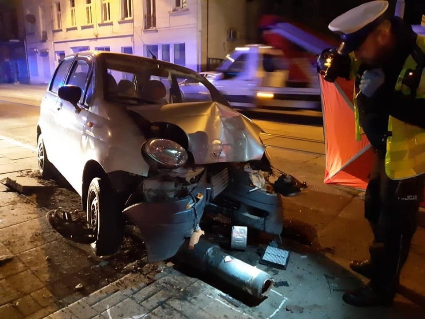 Policjanci wyjaśniają okoliczności śmiertelnego wypadku , do...