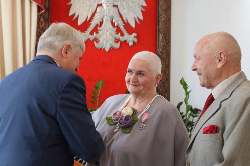 Złote Gody w Krośnie. Te pary na ślubnym kobiercu stanęły ponad 50 lat temu i wciąż są razem [ZDJĘCIA]