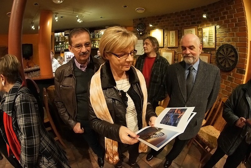 Kalisz: Otwracie wystawy fotograficznej Waldemara Rabiegi w &quot;Wieży Ciśnień&quot;. ZDJĘCIA