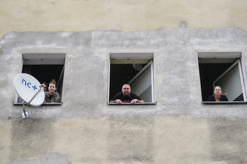 Archidiecezja Poznańska zamuruje okna sześciu rodzinom. Jest propozycja rozwiązania sprawy!