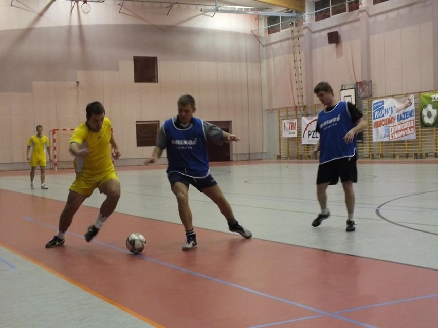 Złotów: Ćwierćfinały Złotowskiej Ligi Futsalu [GALERIA]