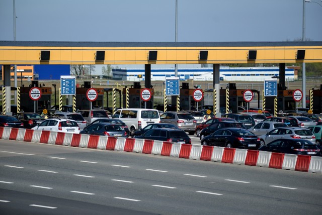 Wakacje w pełni. W końcu mamy też typowo wakacyjną pogodę. 

Sprawdźcie na kolejnych zdjęciach, o czym musicie pamiętać w podróży w czasie upałów. >>>>>>


FLESZ - letnie upały, jak reagować w razie udaru słonecznego?

