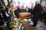Sosnowiec. Pogrzeb ks. Sergiusza Dziewiatowskiego na prawosławnym cmentarzu. Duchownego pożegnały tłumy