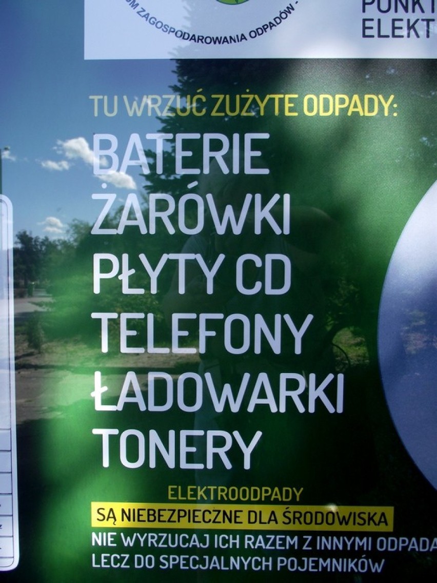 Punkt elektroodpadów na ul. Mostowej, przy szkole