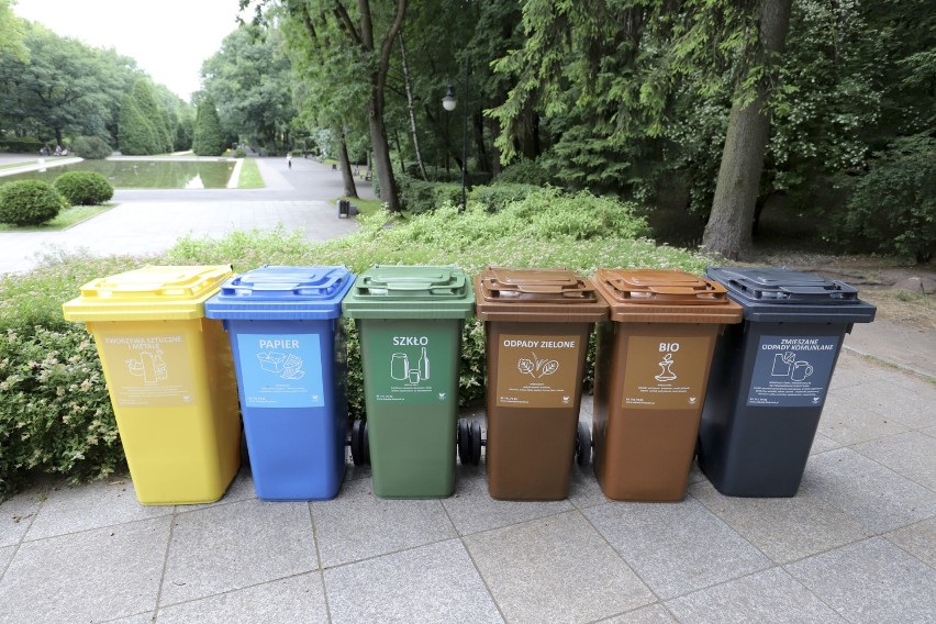 Segregacja śmieci w Białymstoku. Zamiast trzech będzie sześć kontenerów! 