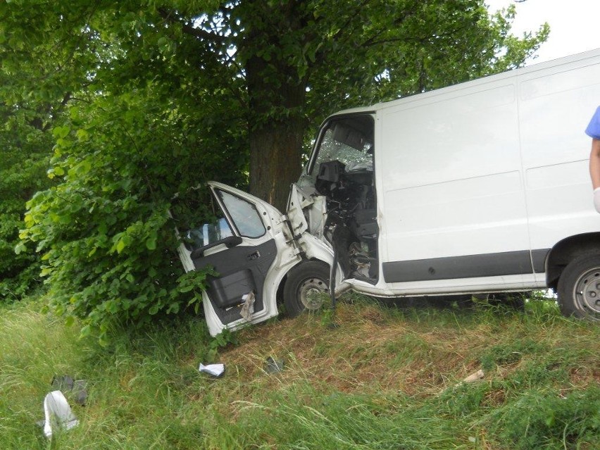 Kierowca busa zginął w wypadku pod Orlą (gm. Koźmin)