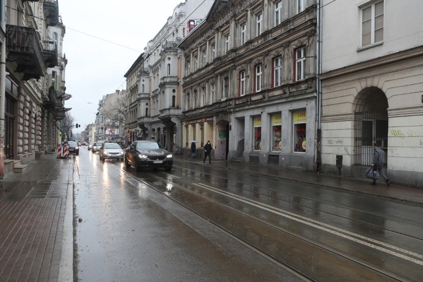 Prace prowadzone na ul. Pomorskiej wymuszą zmiany w...